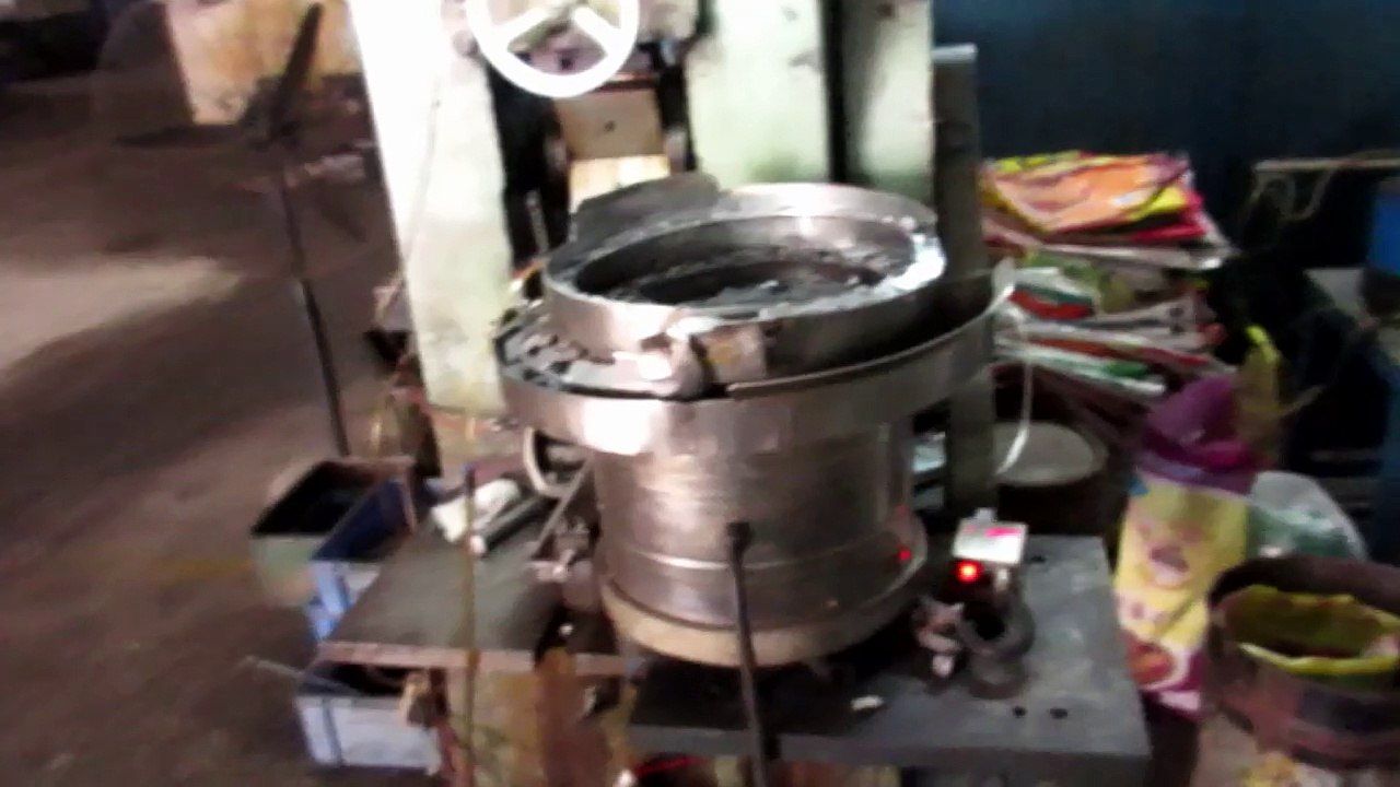 Furniture Hardware, Furniture Fittings and Cabinet Hardware - China: Door and Drawer Furniture Locks / production 3