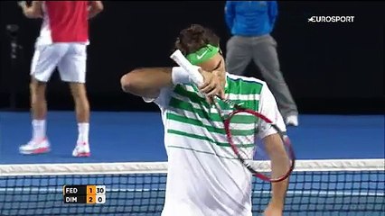 Federer Dimitrov önünde 4 sette güldü