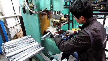 Herrajes para Muebles, Herrajes para Gabinetes - China: Cajones de Doble Chapa Soft Close&Push Open / Production 2