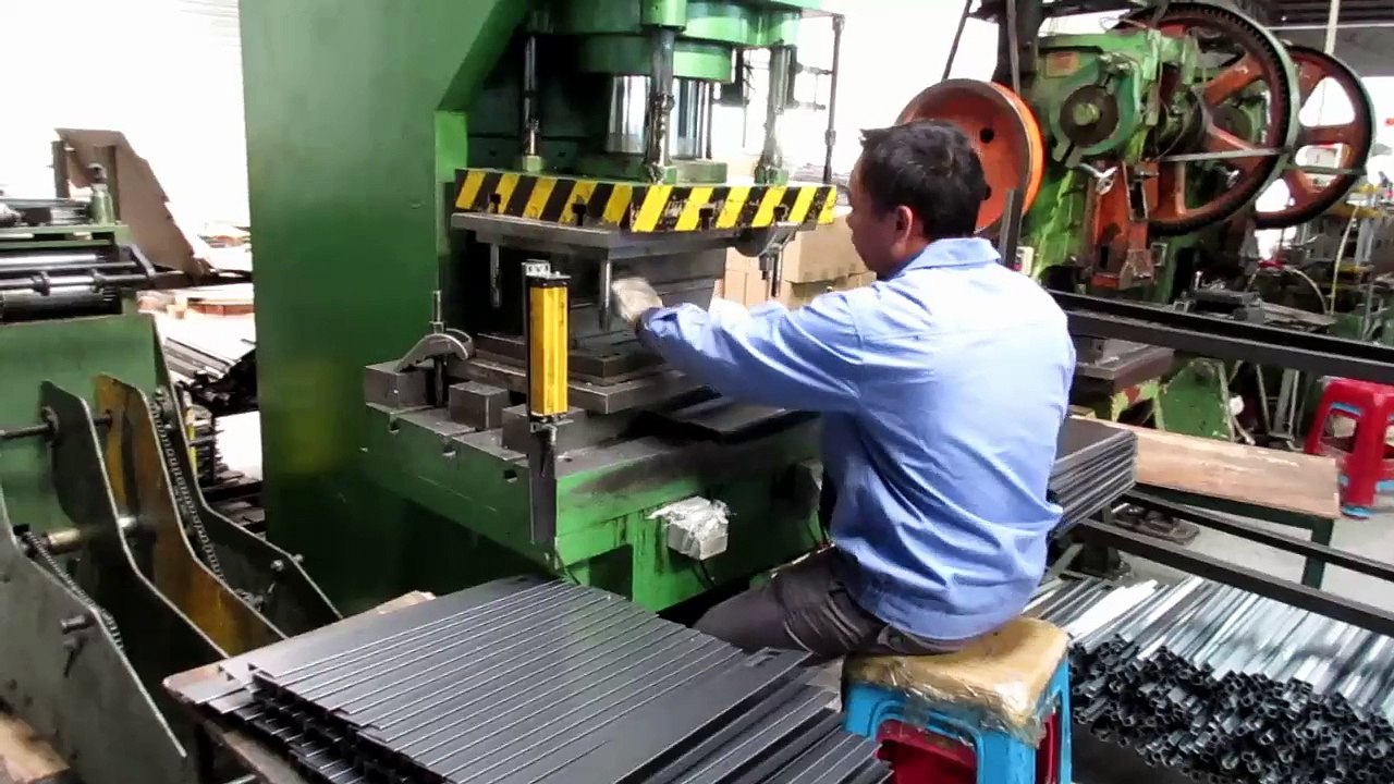 Furniture Hardware, Furniture Fittings and Cabinet Hardware - China: Soft Close and Push Open Metal Box / Production 4