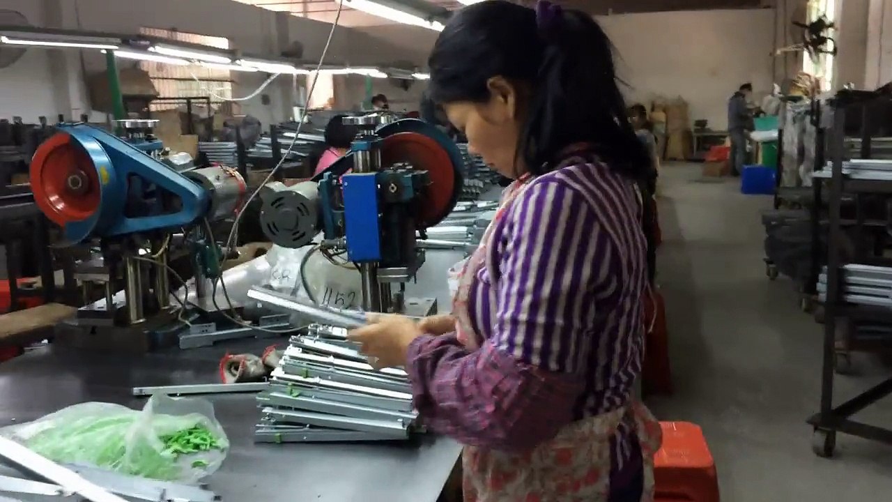 Furniture Hardware, Furniture Fittings and Cabinet Hardware - China: Soft Close and Push Open Metal Box / Production 5