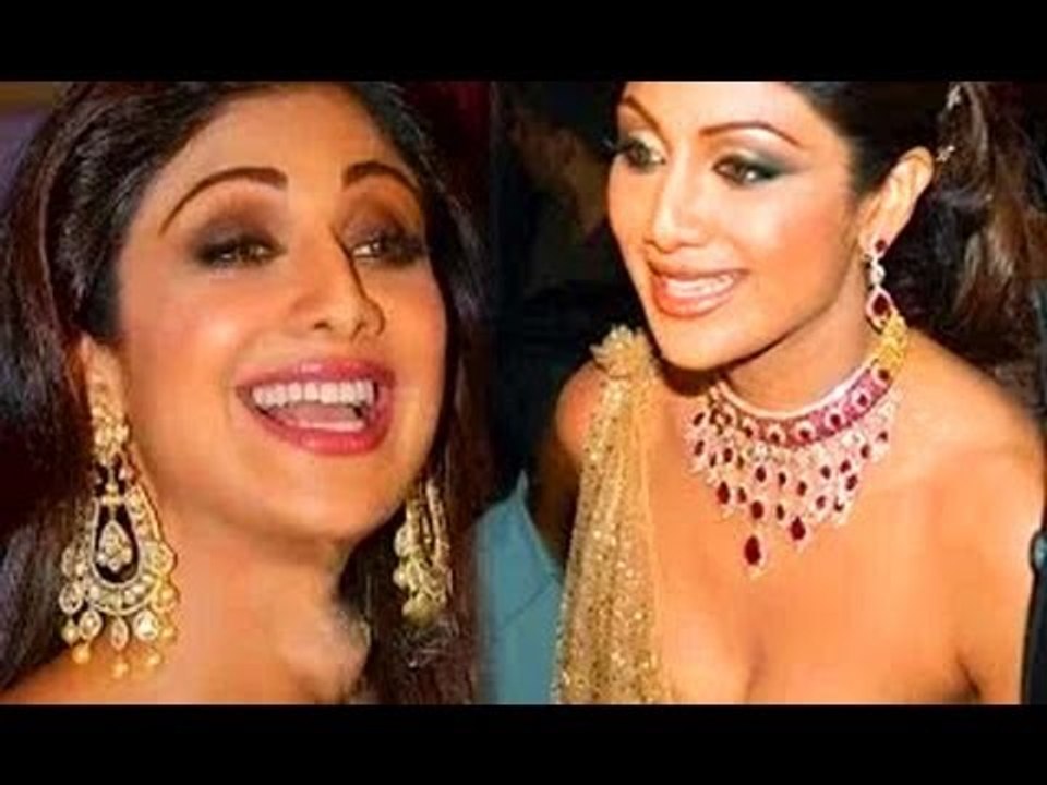 Shilpa and Raj Kundra launch 'Satyug Mera Gold Plan' | Latest Bollywood News