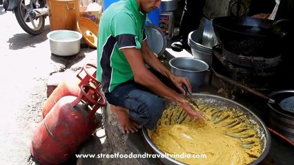 Fafdi Gathiya Making Famous Gujarati Snack | Street Food India.