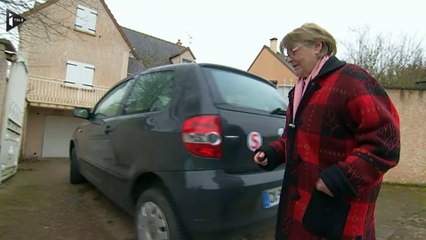 Un macaron pour signaler les seniors au volant