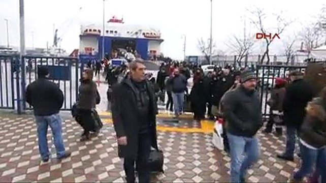 Bandırma feribotu fırtınaya yakalandı