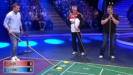 Spiel 1: Shuffleboard - Schlag den Star