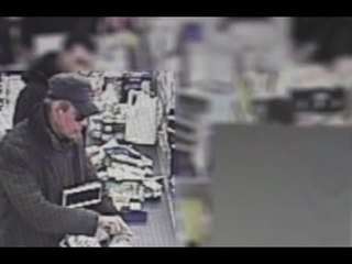 Torino - Immigrato irregolare sventa rapina in supermercato (22.01.16)