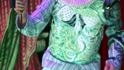 Richard III revisité, se pare d'une armure en ... porcelaine