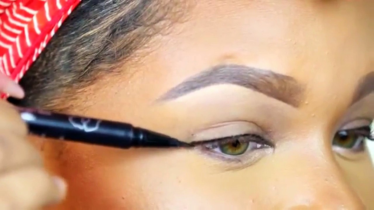 Basic winged eyeliner for hooded eyes