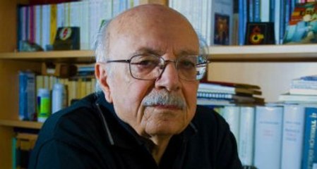 Edebiyatın Usta Kalemlerinden Tahsin Yücel Hayatını Kaybetti