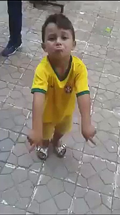 A Very funny dance By a Kid