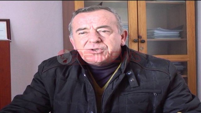 Në Burrel shkolla ka kaldajë por mësohet me kapuç e doreza- Ora News- Lajmi i fundit-