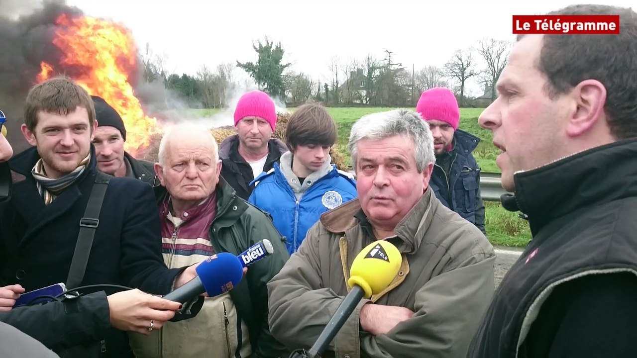 Guingamp. Des agriculteurs réinvestissent la RN12 et crient leur colère