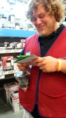 Il annonce à son frère qu'il va etre tonton et celui-ci se met à pleurer - Emouvant!