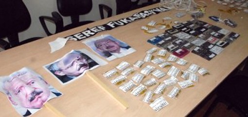 CHP İl Binası Önüne Gece Yarısı Kaset Bıraktılar