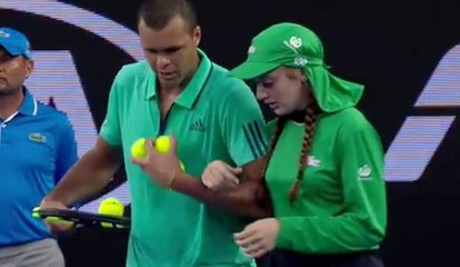 Tsonga comes to aid of injured ballgirl - Australian Open 2016