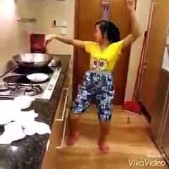 GOYANG HOT TKW DIOBOK-OBOK DI DAPUR