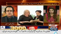 Shahid Masood bashes politicians
