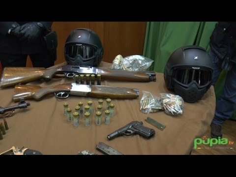 Napoli - Camorra, scoperti due arsenali a Scampia e Fuorigrotta (22.01.16)