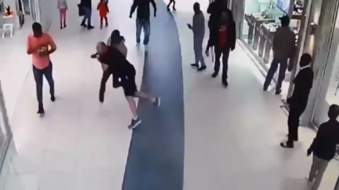 Would-Be Robber Gets Laid Out By Shopper