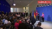 Davutoğlu ve Merkel Ortak Basın Toplantısı Düzenledi (3)