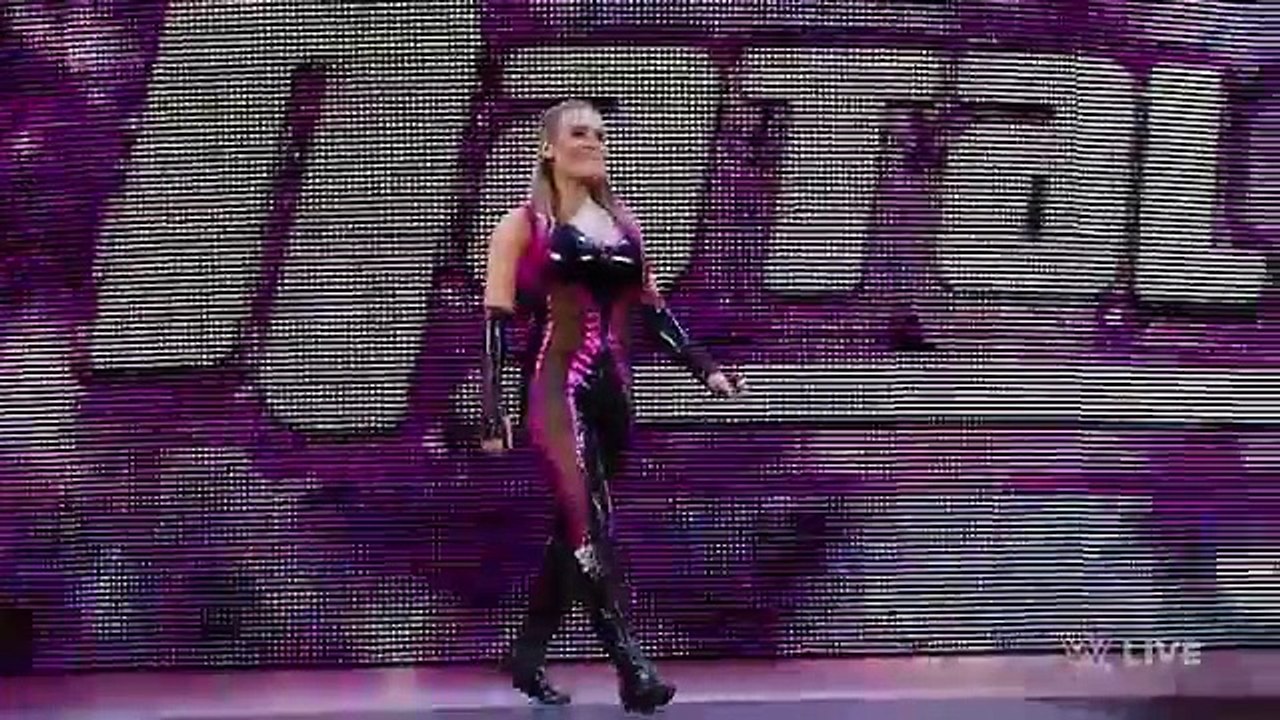 Natalya vs. Brie Bella: Raw, January 18, 2016