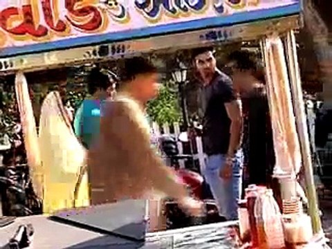 Chotu aur uuski Girlfriend Piya ka Picha Karte Waqt Sandhya ka Hua Accident 22nd January 2016 Diya Aur Baati Hum