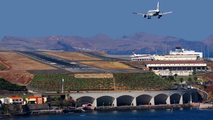 CRAZY Crosswind Landings At Madeira Funchal Airport Portugal - Aircraft Landing Aborts Bad Landings Big Planes