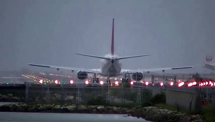 Most extreme crosswind landings during a Typhoon.  Typhoon Landing Hurricane Landing Big Planes