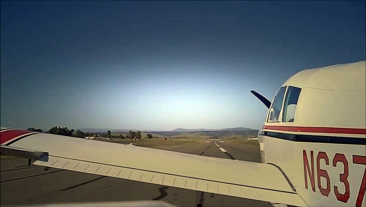 Crosswind landings Piper Cherokee  PA-214 Video Arts