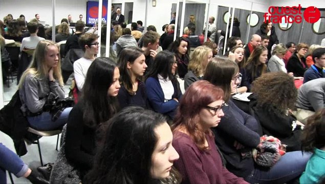 Au centre Mandela, le président Quinquenel explique Saint-Lô Agglo