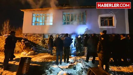 Van'daki Yangın Mahallelinin Yardımıyla Söndürüldü