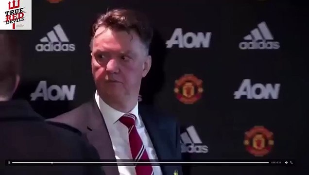 Louis Van Gaal slaps journalist