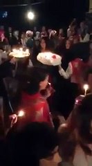 Biri Allah Rızası için Şu Kadına Kınayı Getirsin