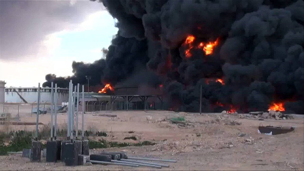 Libye: réservoirs en feu après un assaut jihadiste à Ras Lanouf
