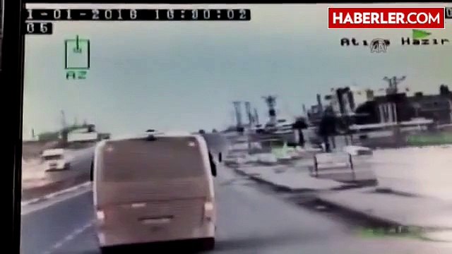 Polis Servis Aracının Geçişi Sırasında Yaşanan Patlama - Güvenlik Kamerası Görüntüleri