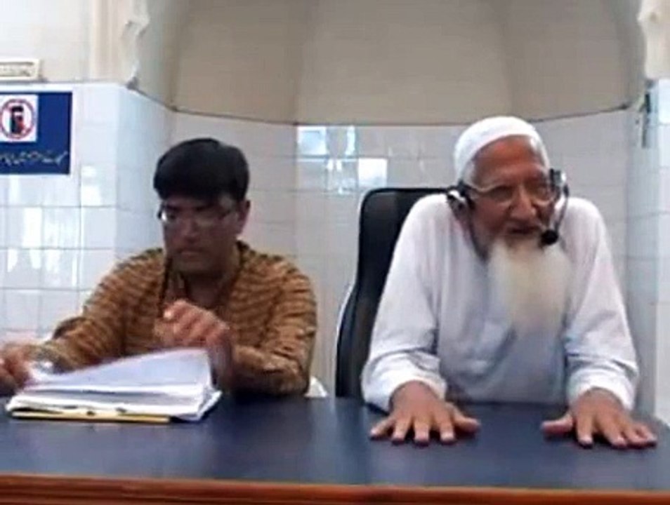 Sab ki namazain theek hain, sab firqon ke peechay namaz perho - Maulana Ishaq