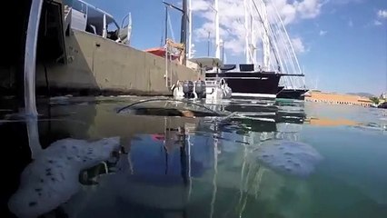 Mira este basurero acuático capaz de recoger todos los desechos en el mar