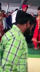 funny dance of sardar gg in full mast mahool .... hehhe