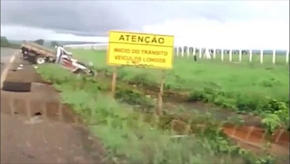 Hombre sale volando en accidente