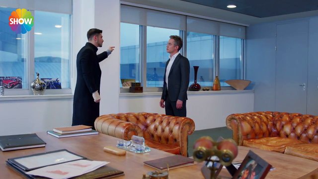 Asla Vazgeçmem 34.Bölüm Cahit, Yiğit'i durdurmaya çalışıyor