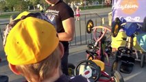 ВЛОГ Семья катается на велосипедах и машинках в парке Уфа VLOG ride toy car and bicycles