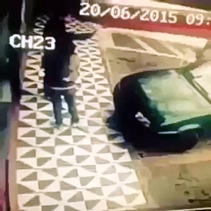 I bet if you watch this 100 times you will still laugh