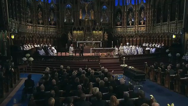 La vidéo du bouleversant adieu de Céline Dion et ses enfants à René Angélil