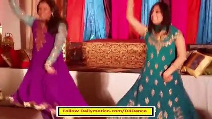 Pakistani Girls Beautiful Dance - Mehndi Night - HD