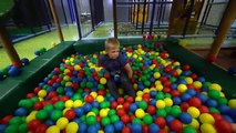 Indoor Playground Fun at Bill o Bulls Lekland (family fun for kids) (FULL HD)