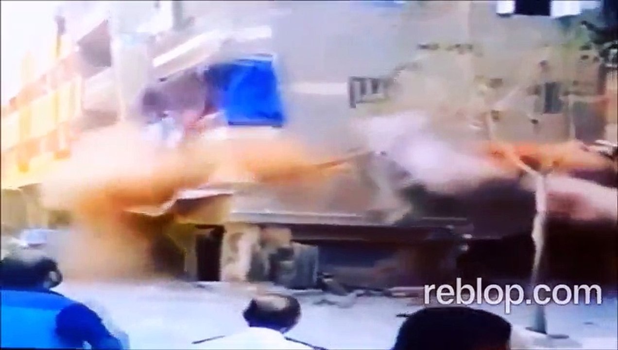 Live Footage of Nepal earthquake (Collapse of dharahara,tudikhel gate and more)Coverage Biggest Earthquakes