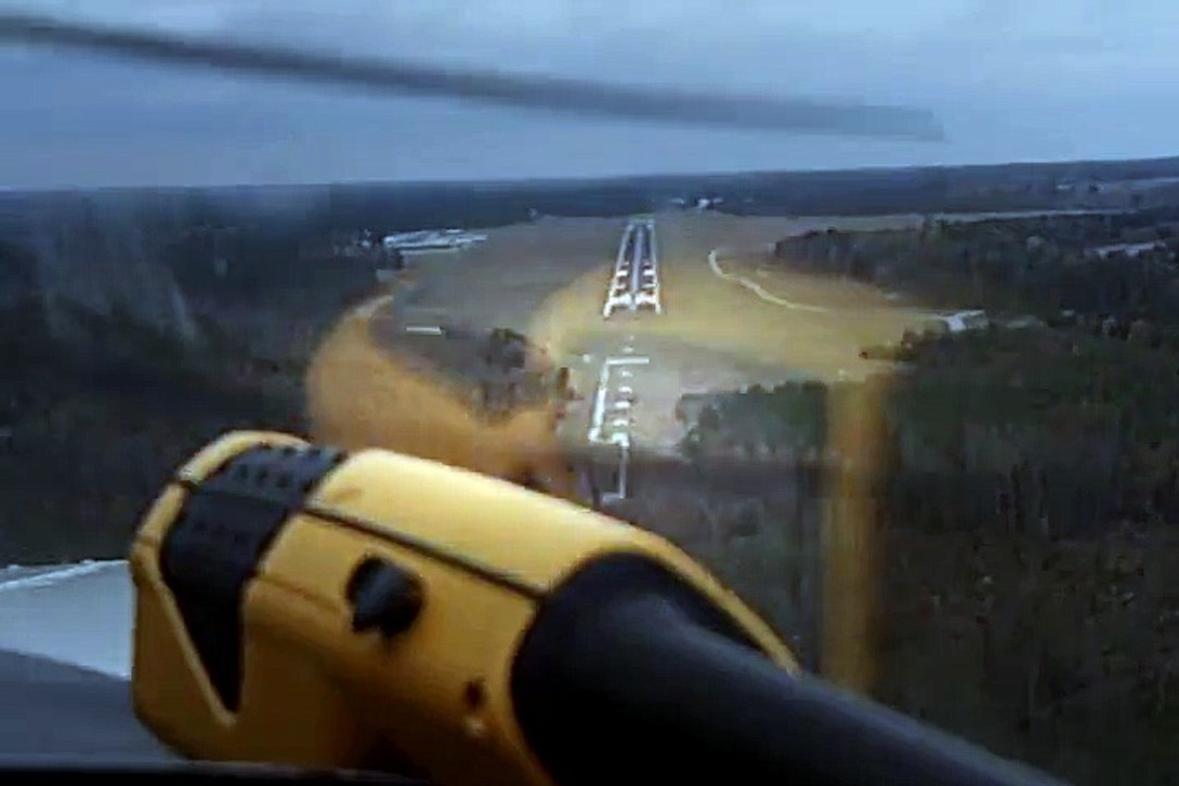 25mph crosswind landing  Video Arts