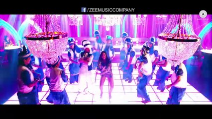 Jugni Peeke Tight Hai - Kis Kisko Pyaar Karoon - Kanika Kapoor, Divya Kumar & Sukriti Kakkar - Video Dailymotion