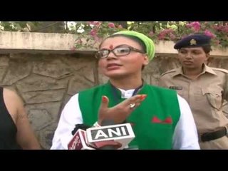 Rakhi Sawant Voted at Polling Both in Mumbai